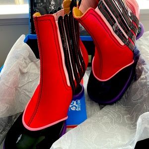 Available - MINI Chelsea Boot / Size 5.5